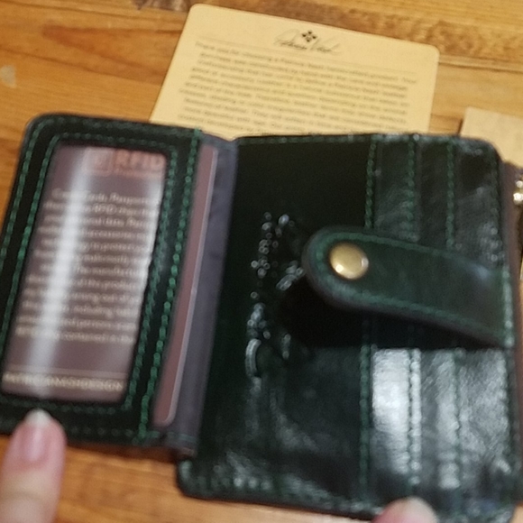 Patricia Nash Cassis Id wallet nwt zip coin - Picture 2 of 5